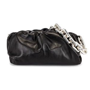 Bottega Veneta- The chain pouch bag